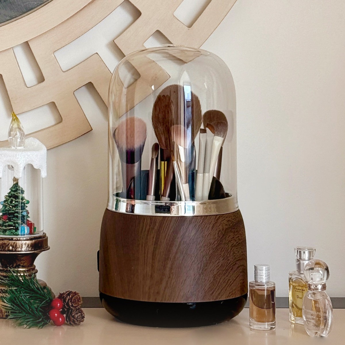 Luxury Skincare And Makeup Brands - Luxe make-upborstelhouder voor op het bureau,